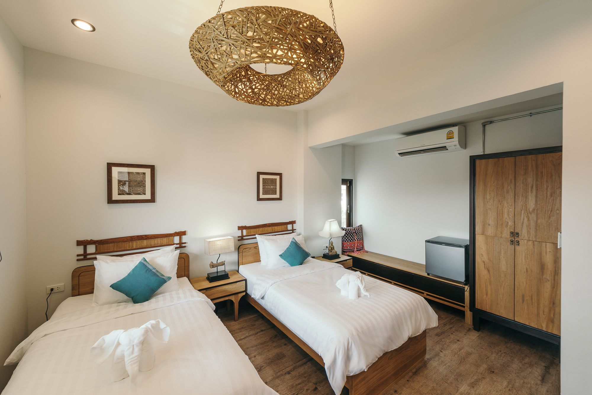 33 Poshtel (Adults Only) Hotel Csiangmaj Kültér fotó